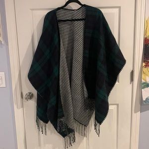 Reversible shawl